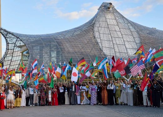 LEADING SCHOLARSHIP TO ATTEND THE 2026 ONE YOUNG WORLD SUMMIT IN CAPE TOWN, SOUTH AFRICA